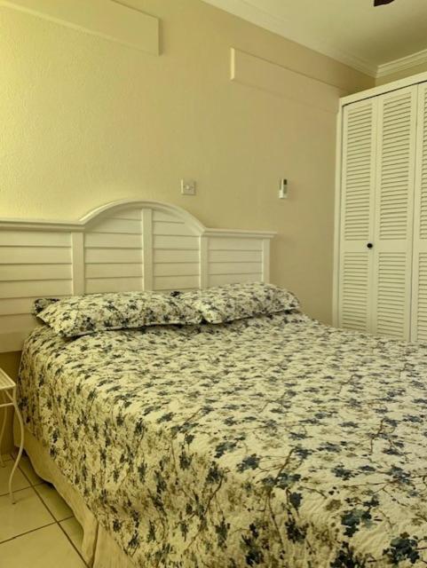 Kenridge Residences Saint James Bagian luar foto